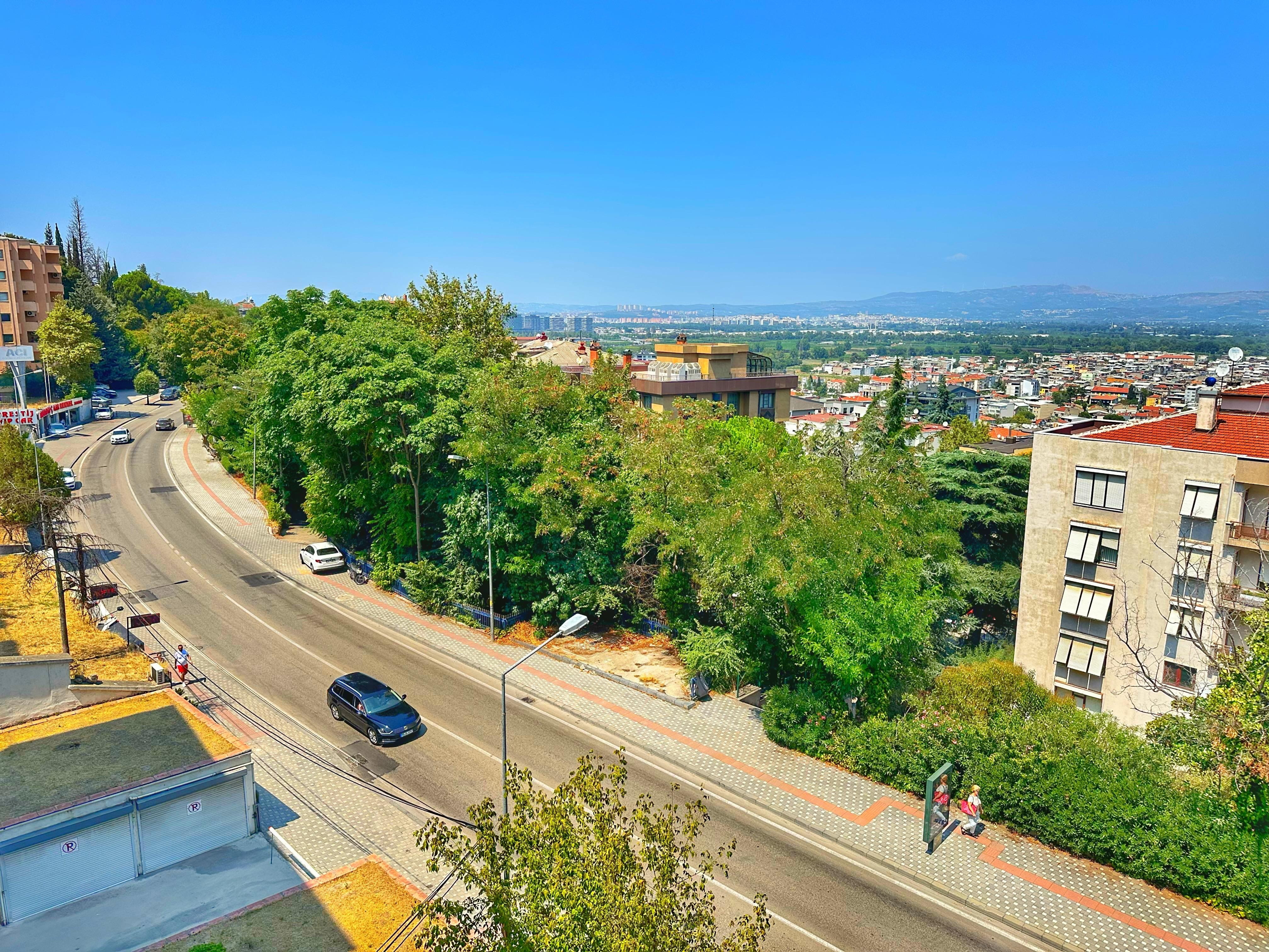 ÇEKİRGE CADDE ÜZERİ SATILIK DAİRE
